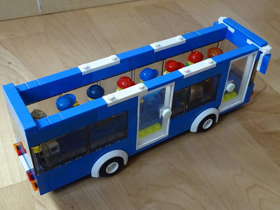 új busz