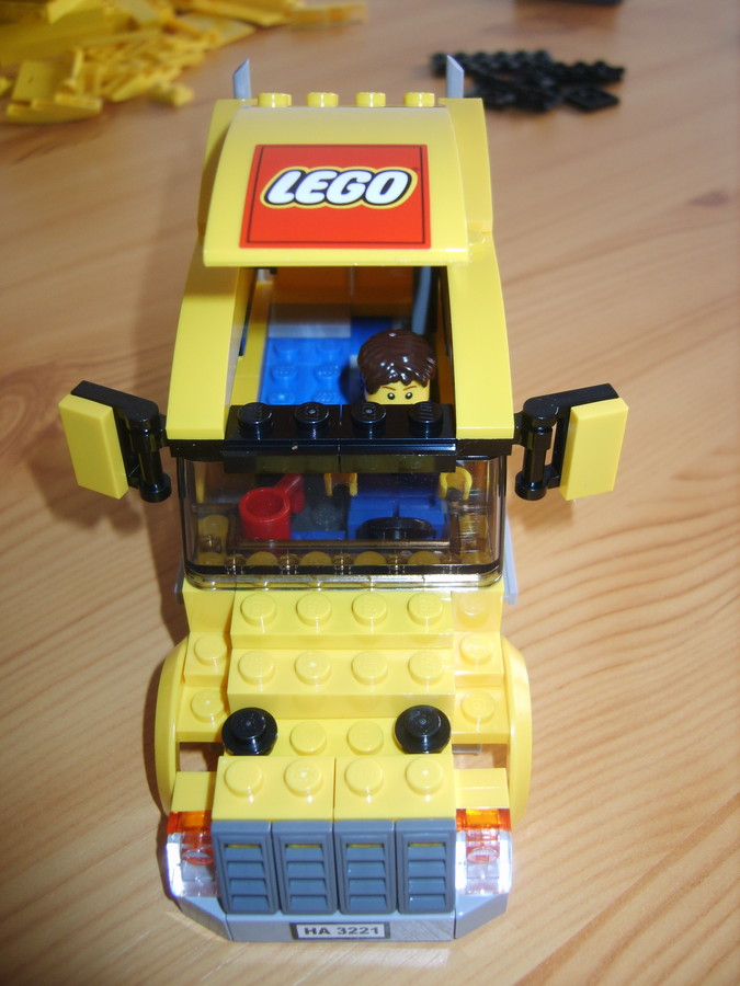 A Nagy Sárga LEGO Kamion
