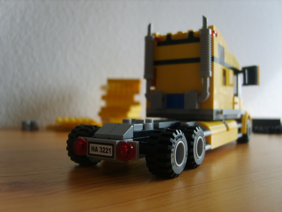 A Nagy Sárga LEGO Kamion