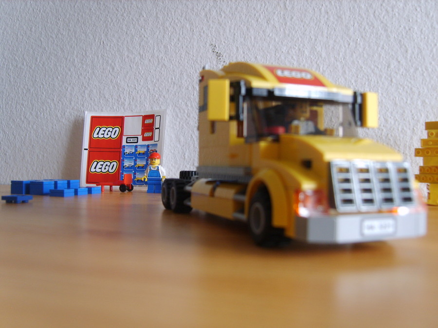 A Nagy Sárga LEGO Kamion