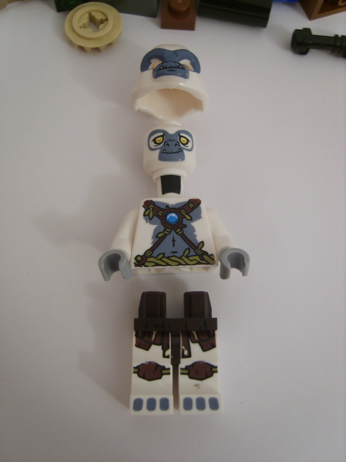 Fehér gorilla, céltorony, versenyszekér