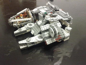 Millenium Falcon (nagy)