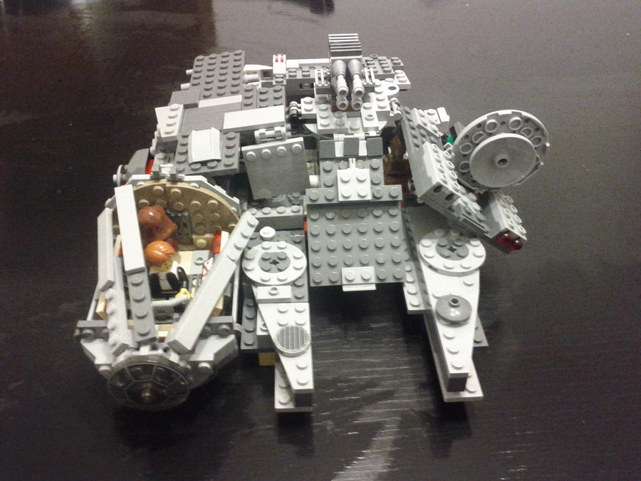 Millenium Falcon (nagy)