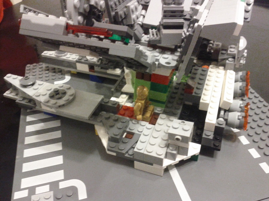 Millenium Falcon (nagy)