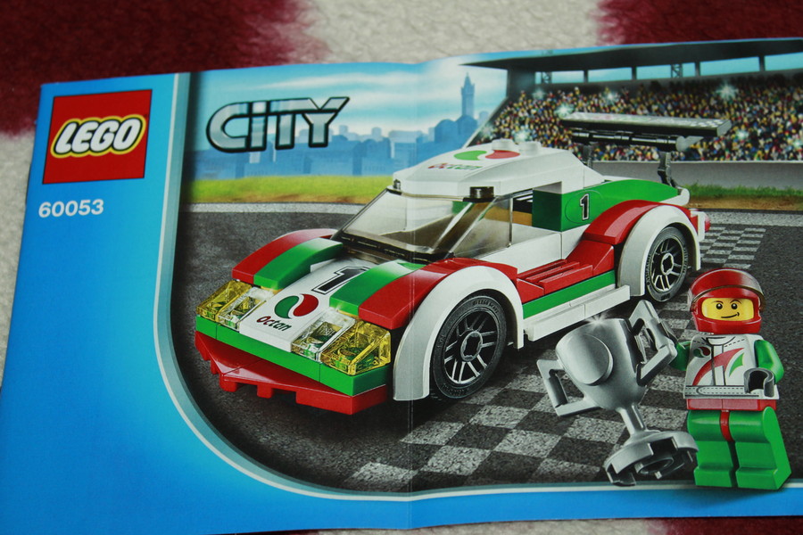 Lego versenyautó többféle kivitelben 60053