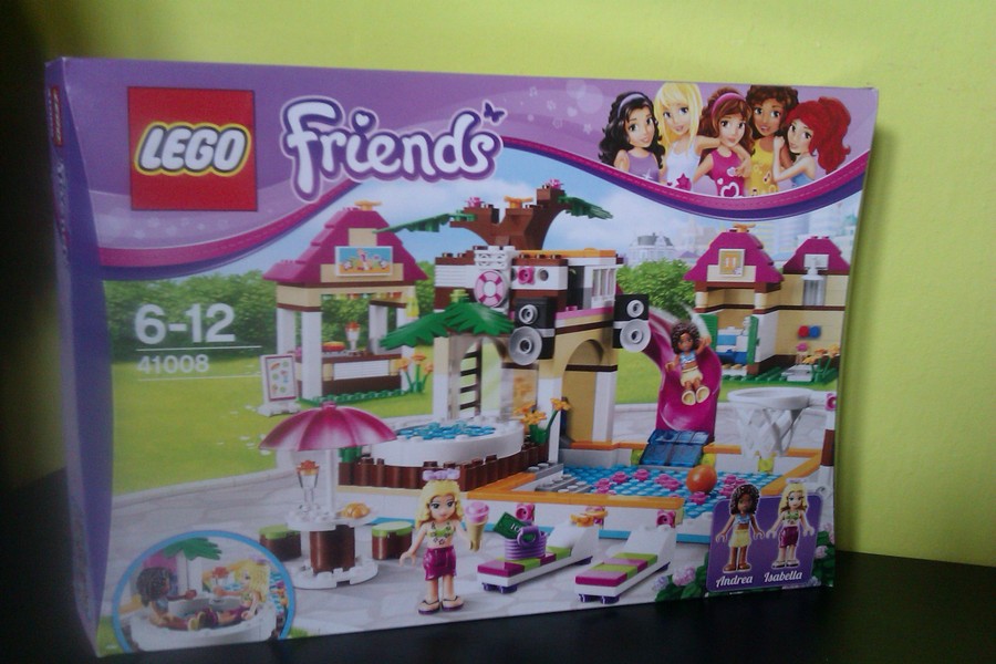 Friends uszoda