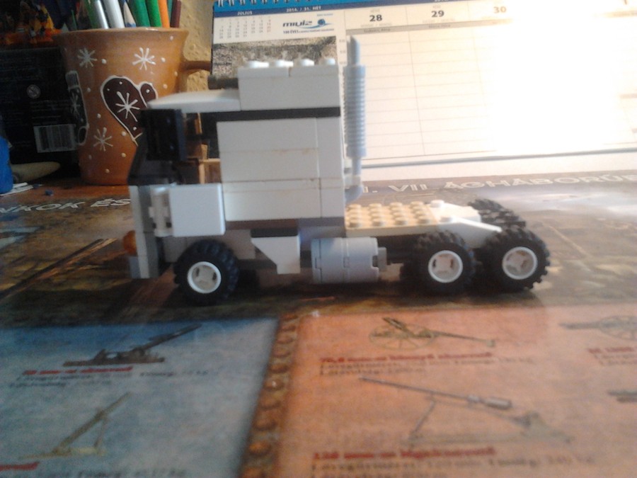 LEGO Kenworth K-100
