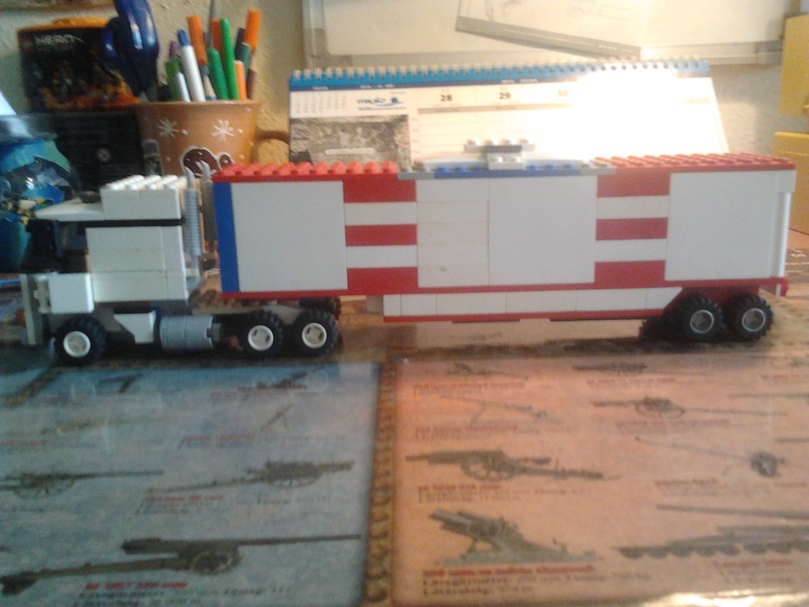 LEGO Kenworth K-100