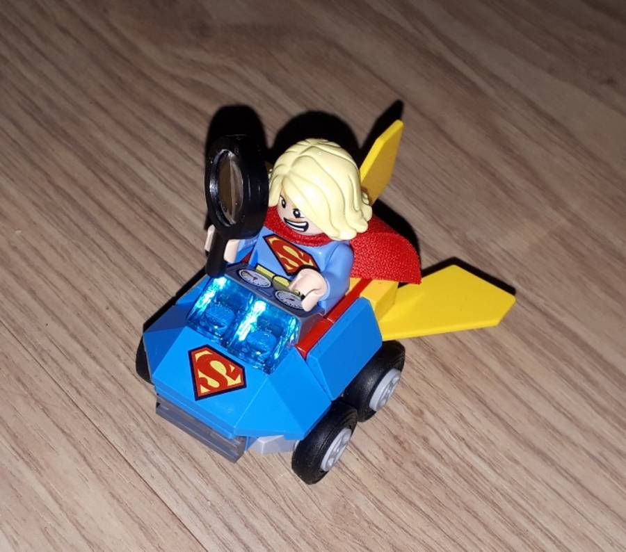 Mighty Micros: Supergirl és Agykeselyű