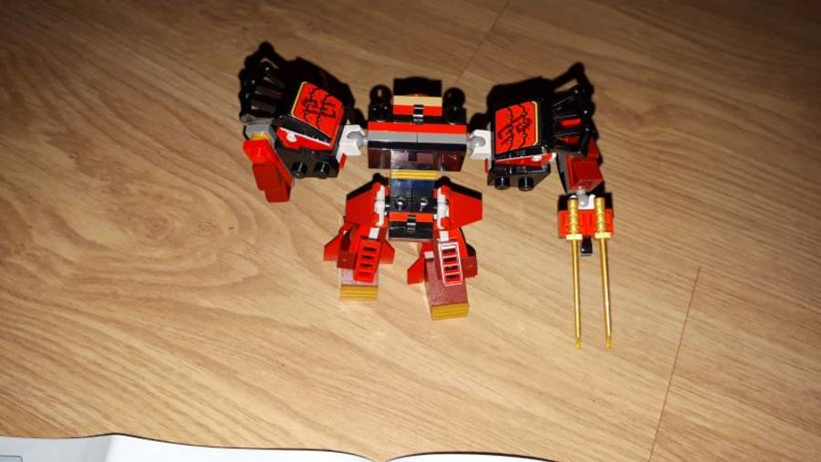 Újratervezett Samurai X mech