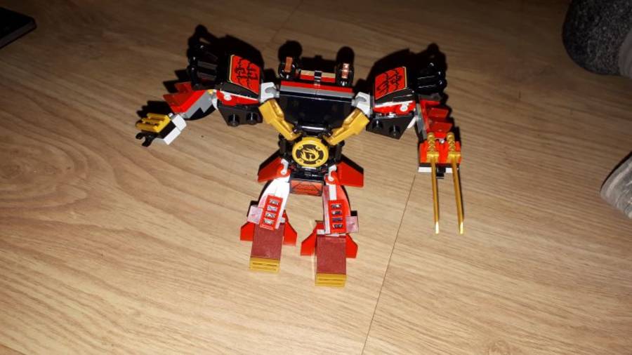 Újratervezett Samurai X mech