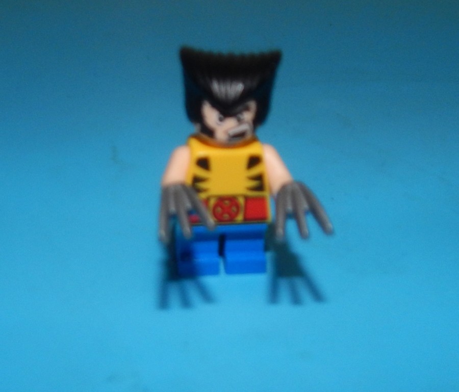 Mighty Micros: Rozsomák és Magneto összecsapása