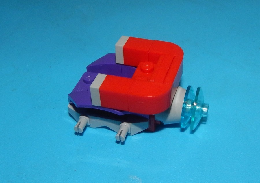 Mighty Micros: Rozsomák és Magneto összecsapása