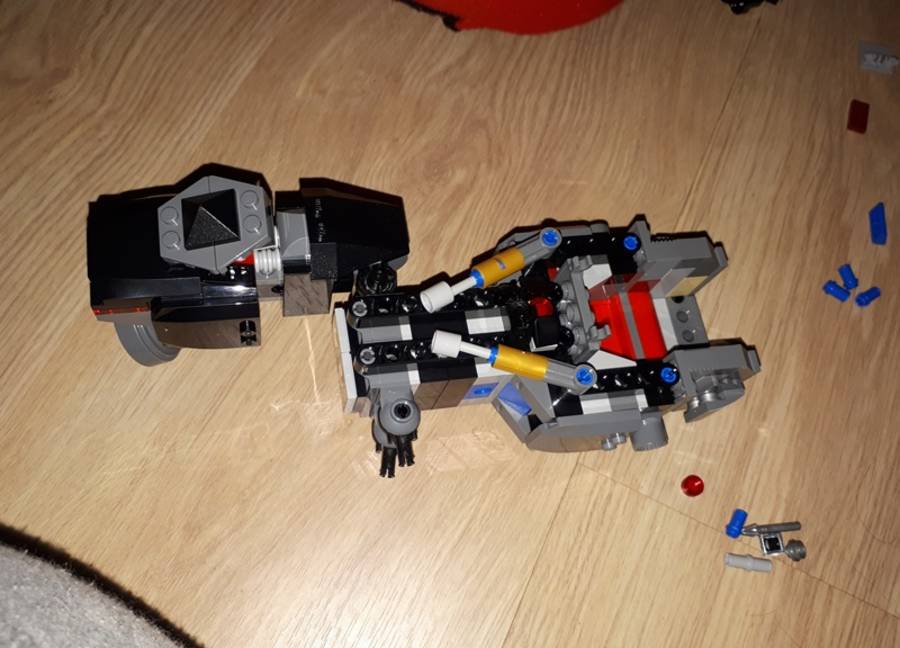 Garmadon gonosz robotja