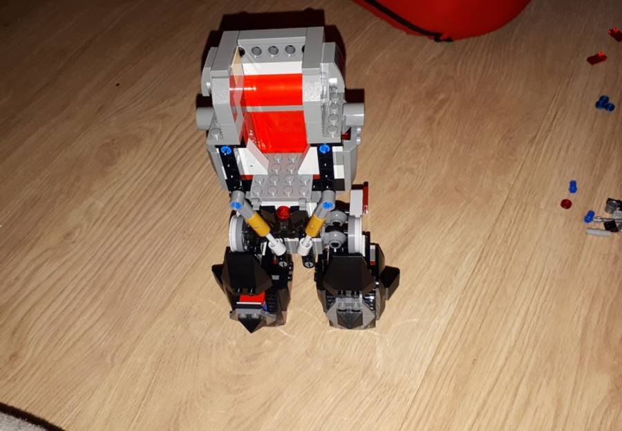 Garmadon gonosz robotja
