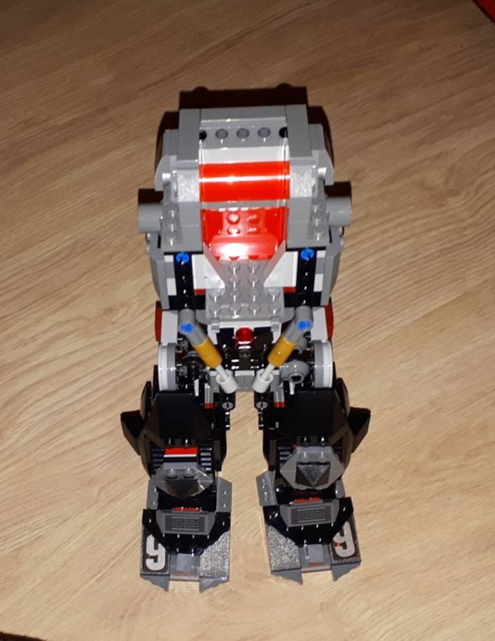 Garmadon gonosz robotja