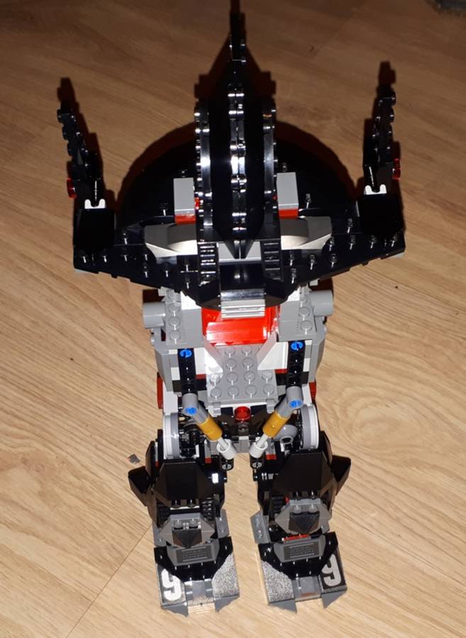 Garmadon gonosz robotja