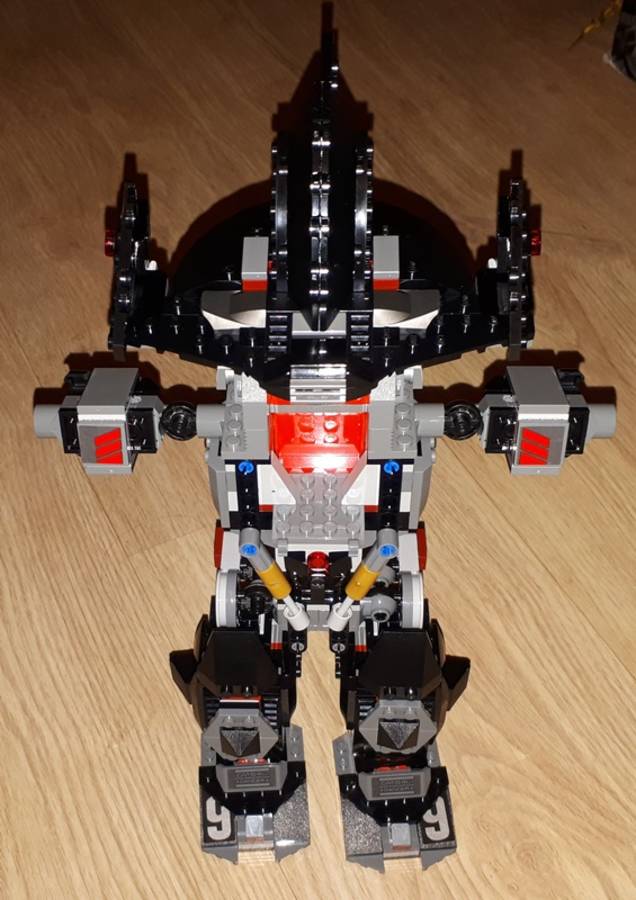Garmadon gonosz robotja