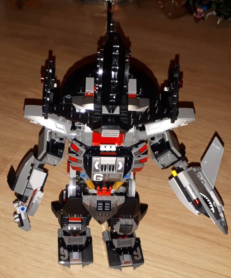 Garmadon gonosz robotja