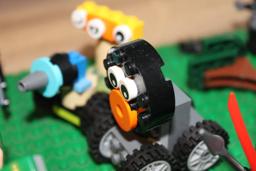 Szörnyinvázió Lego City ellen