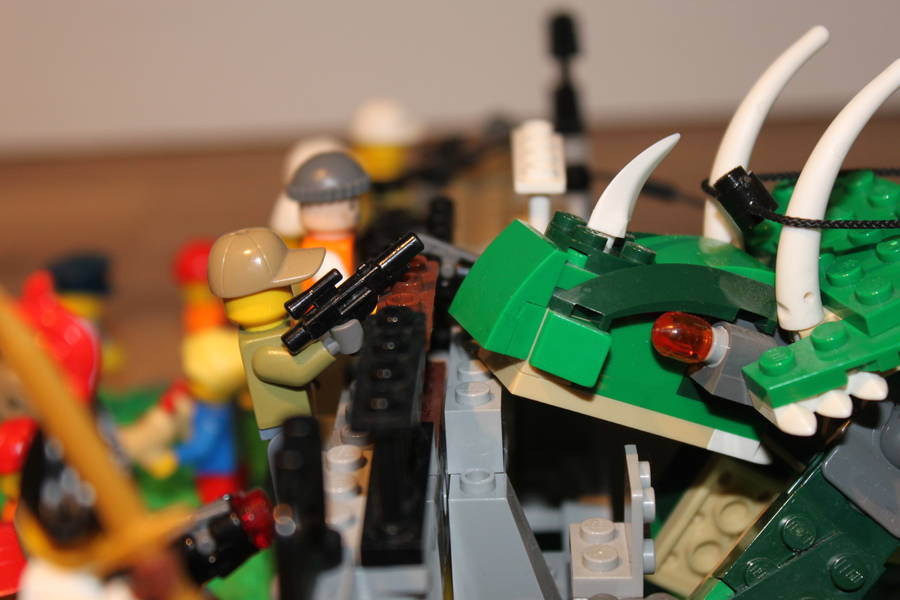 Szörnyinvázió Lego City ellen