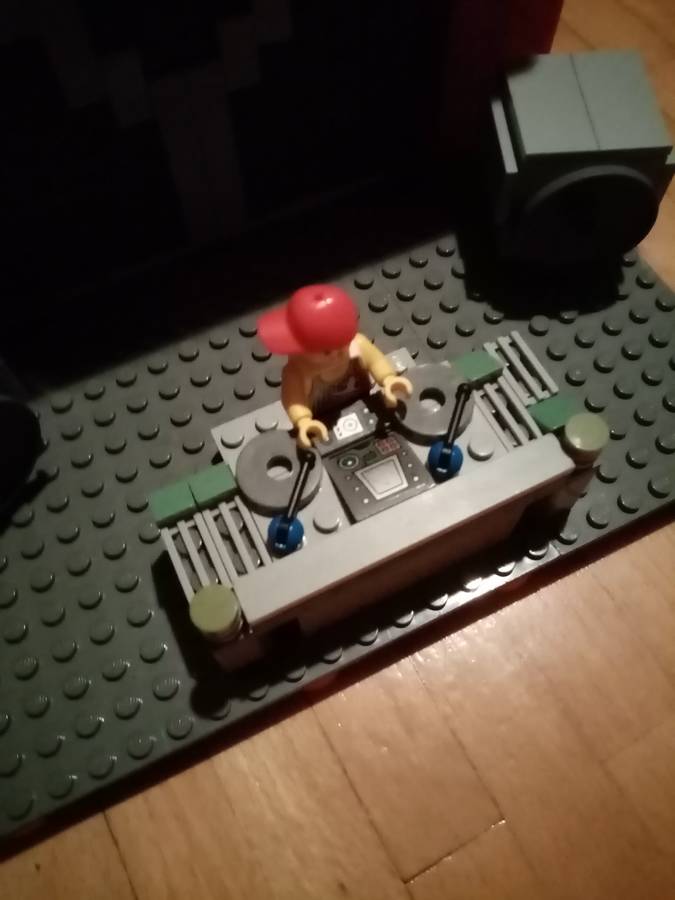 Dj 