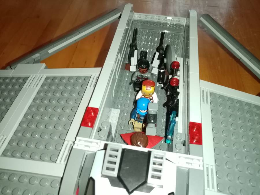 Avengers quinjet