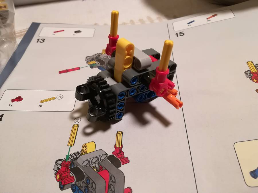 LEGO® 42122