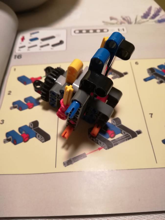 LEGO® 42122