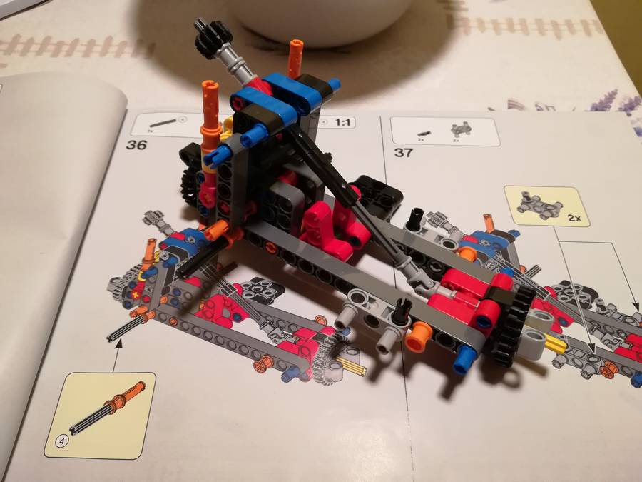 LEGO® 42122