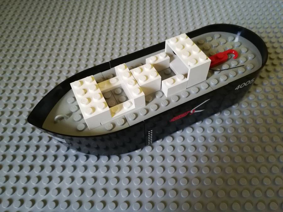Tug boat