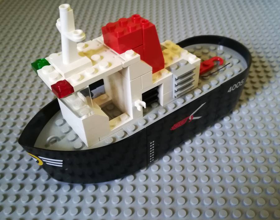 Tug boat