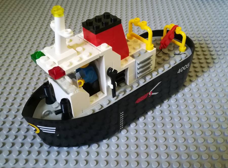 Tug boat
