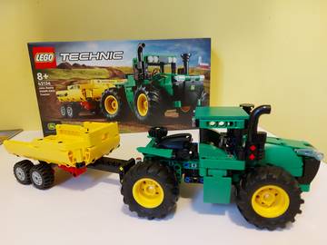 LEGO Technic - John Deere 9620R 4WD Tractor