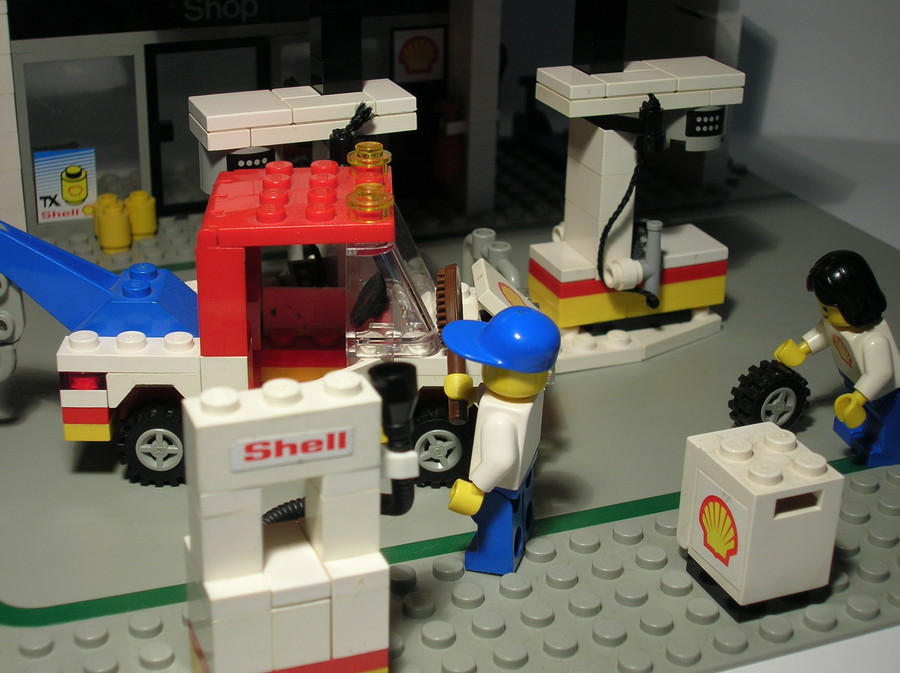 Shell Service Station