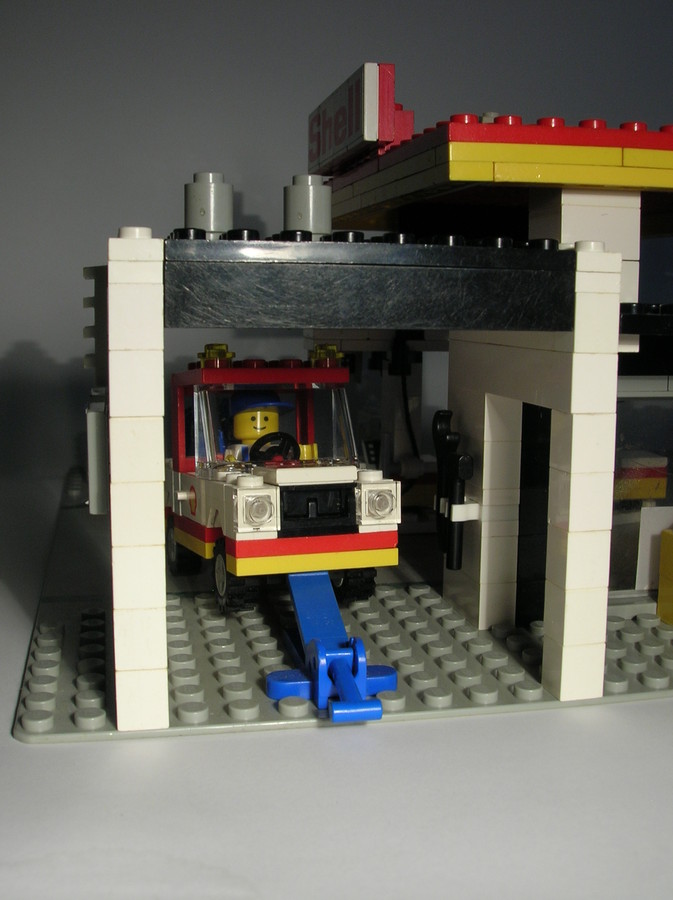 Shell Service Station