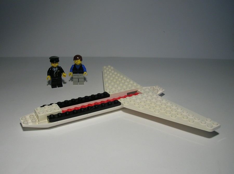 6368-Jet airliner