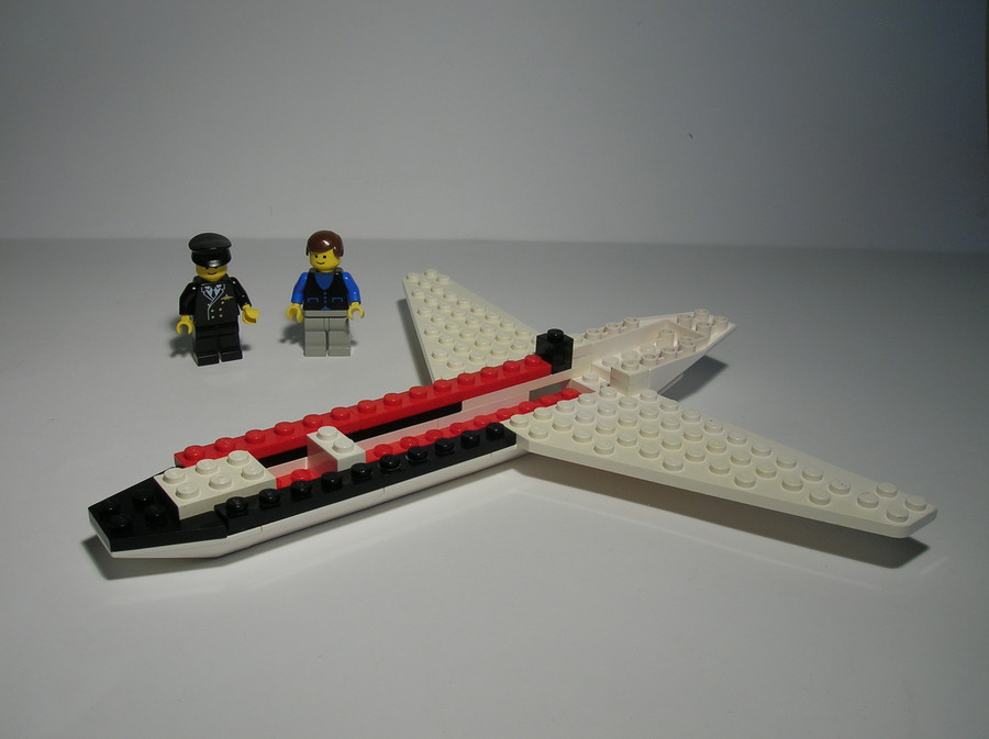 6368-Jet airliner
