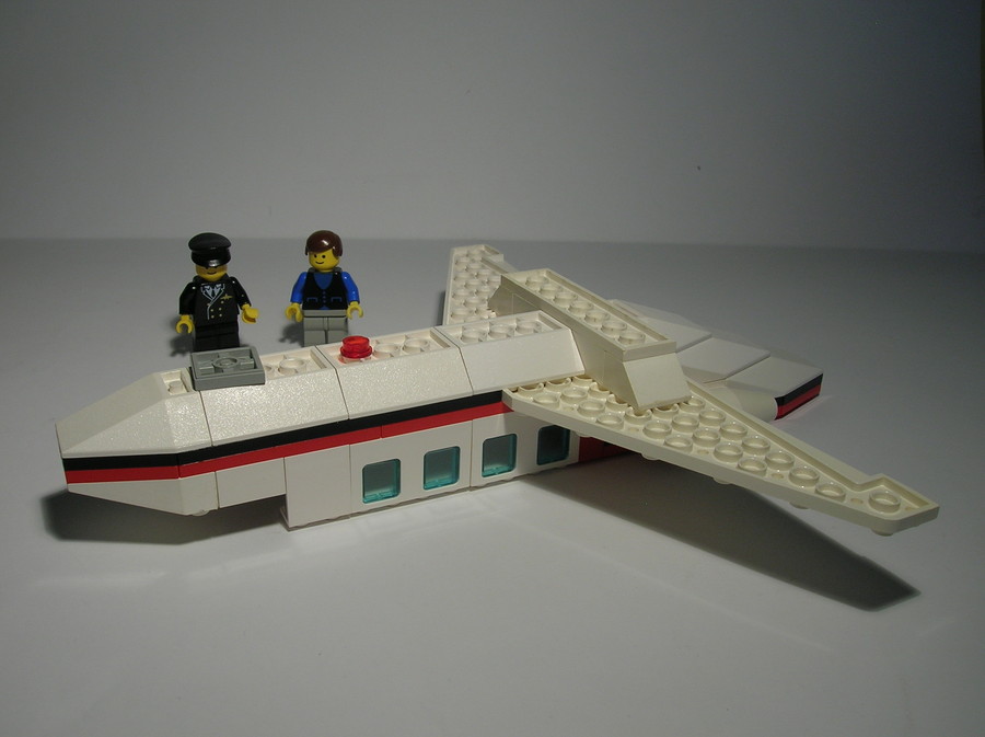 6368-Jet airliner
