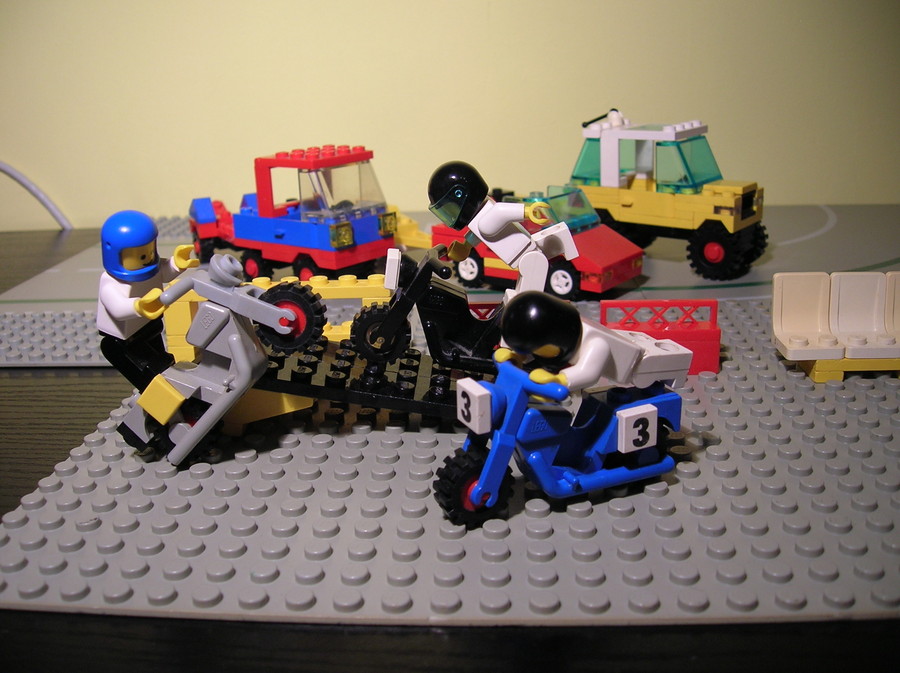 Extreme Trial bikers