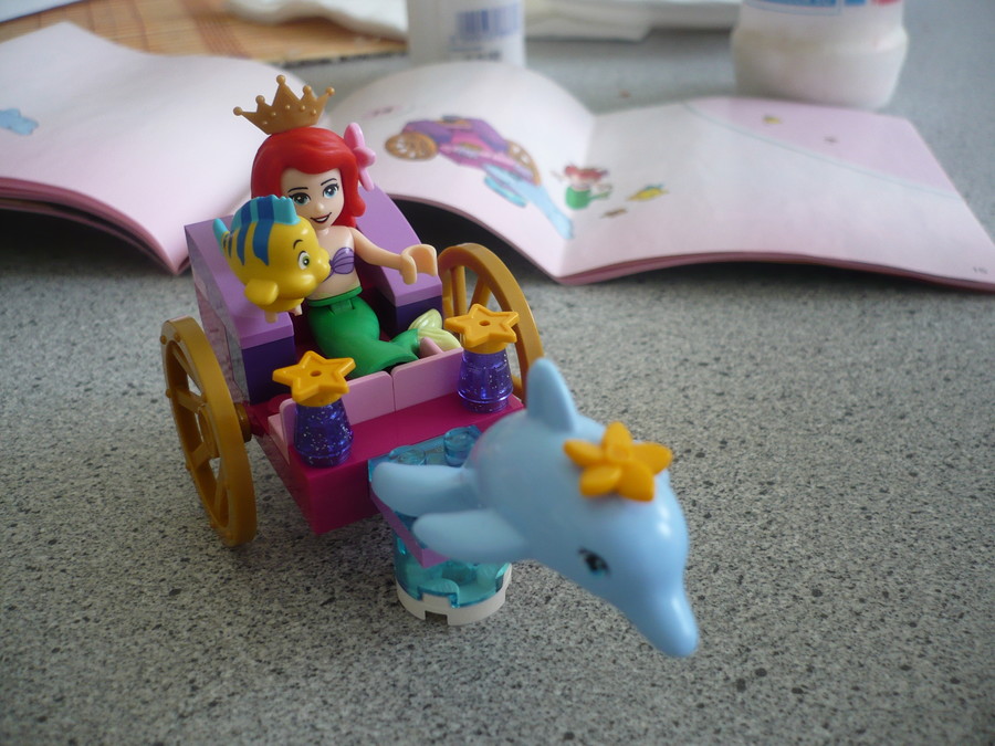 Lego Junior Ariel delfines hintója