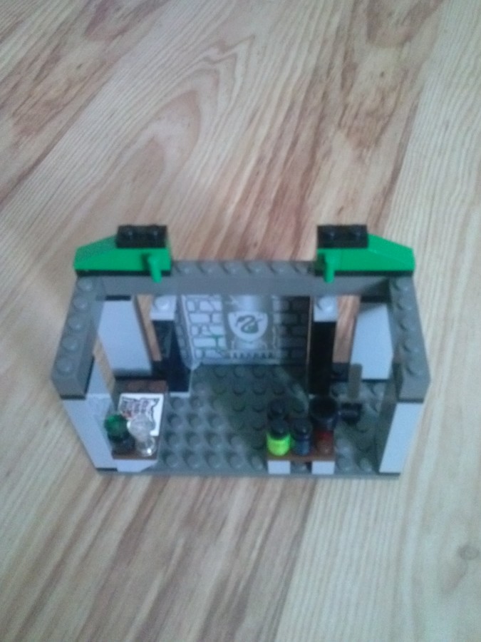 4735