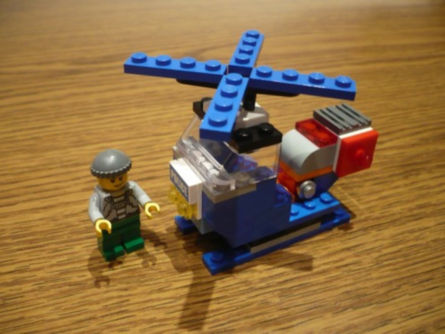 Maxifig és a helikopter