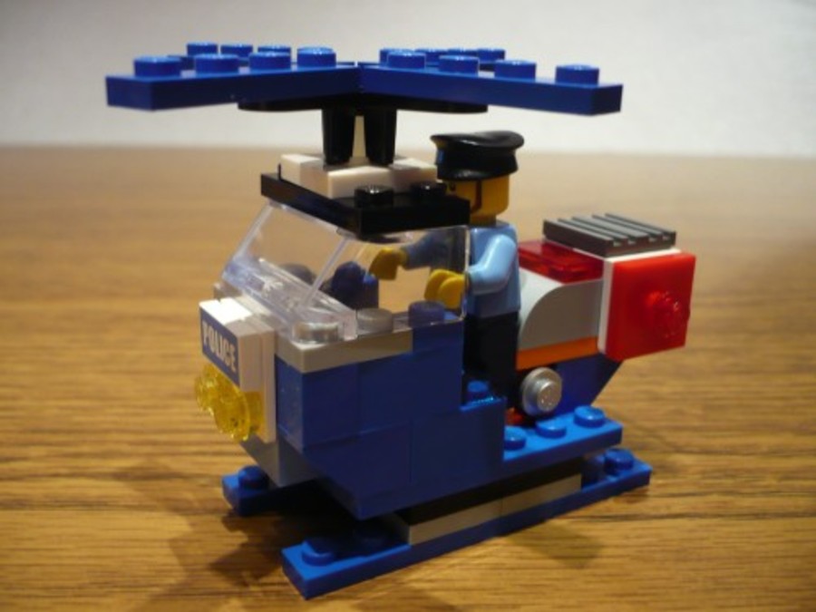 Maxifig és a helikopter