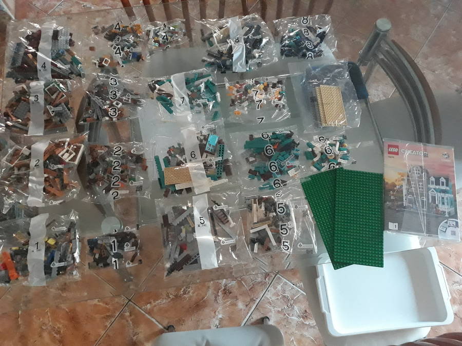 Lego könyvesbolt