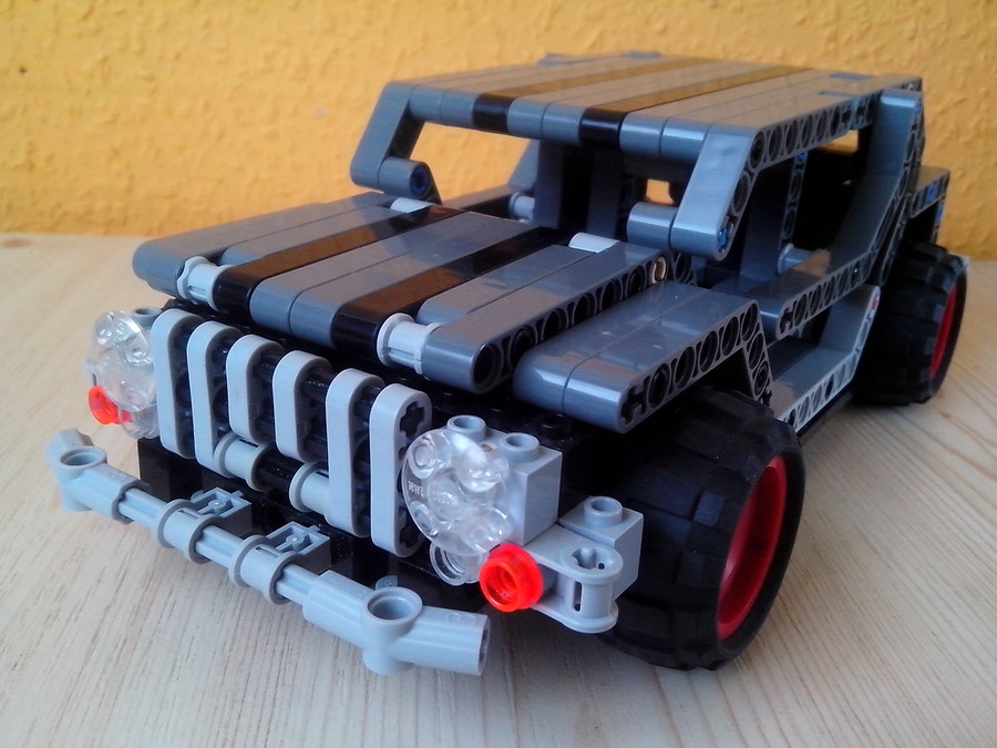 Technic Hummer
