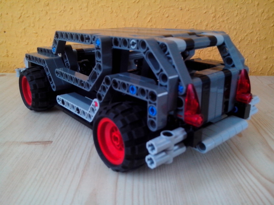 Technic Hummer