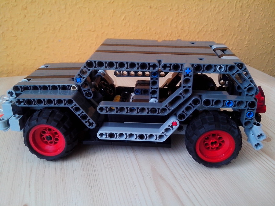 Technic Hummer