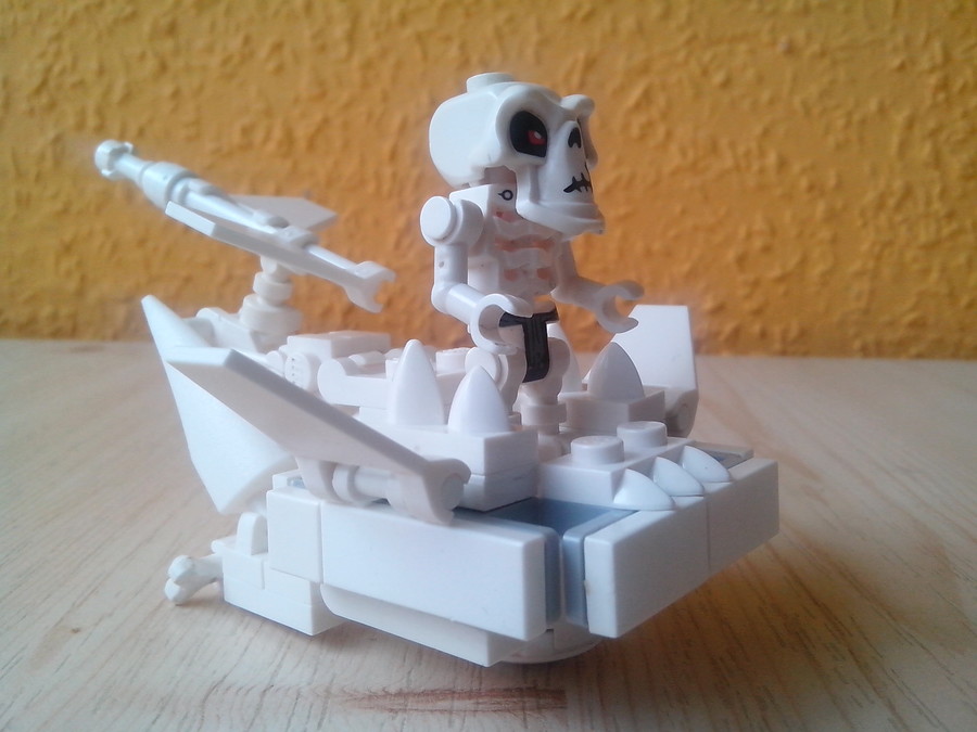 Skeleton repülője KBM