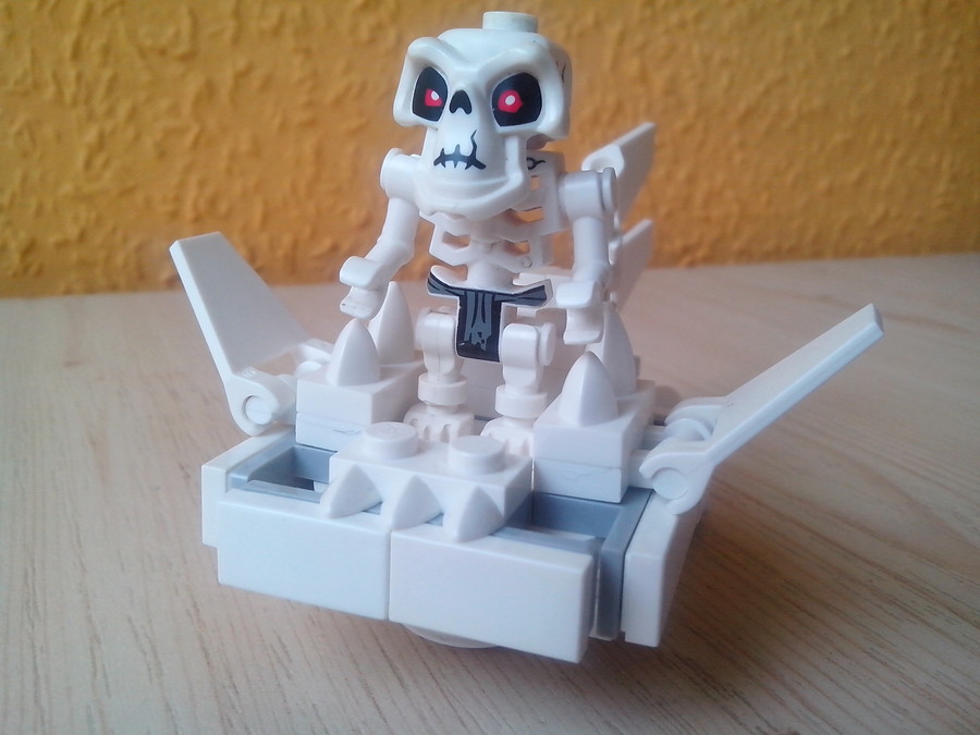 Skeleton repülője KBM